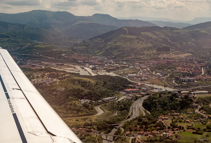 Ría de Bilbao, Carretera nacional N-637 (unten rechts) Bilbao