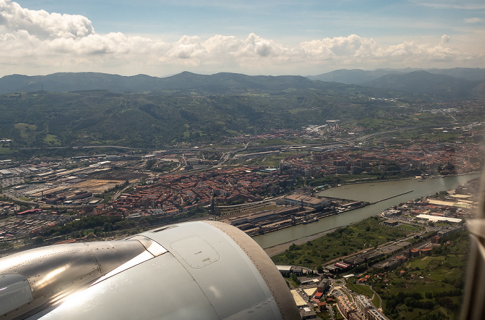 Ría de Bilbao, Dársena de la Benedicta 2019-05-20 Flug DLH1893 Bilbao (BIO/LEBB) - München Franz Josef Strauß (MUC/EDDM) Luftbild aerial photo