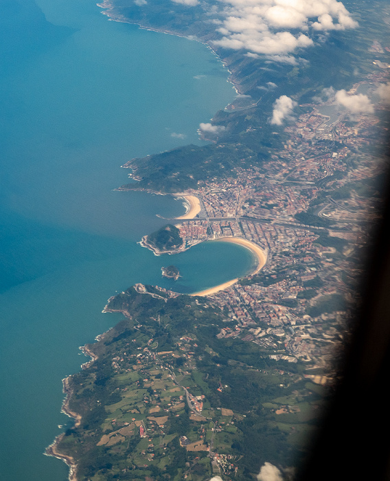 Golf von Biskaya, Donostia-San Sebastián mit der Bahía de La Concha und der Isla de Santa Clara Baskenland