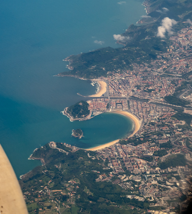 Baskenland Golf von Biskaya, Donostia-San Sebastián mit der Bahía de La Concha und der Isla de Santa Clara 2019-05-20 Flug DLH1893 Bilbao (BIO/LEBB) - München Franz Josef Strauß (MUC/EDDM) Luftbild aerial photo