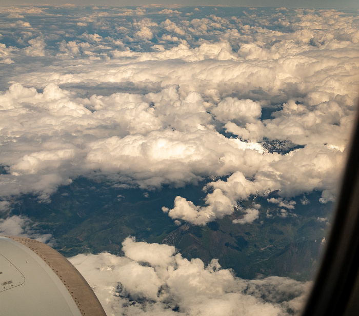 Pyrenäen in Wolken Aragonien