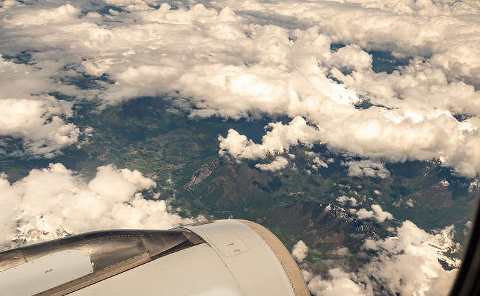 Aragonien Pyrenäen in Wolken 2019-05-20 Flug DLH1893 Bilbao (BIO/LEBB) - München Franz Josef Strauß (MUC/EDDM) Luftbild aerial photo