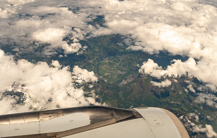 Nouvelle-Aquitaine Pyrenäen in Wolken 2019-05-20 Flug DLH1893 Bilbao (BIO/LEBB) - München Franz Josef Strauß (MUC/EDDM) Luftbild aerial photo