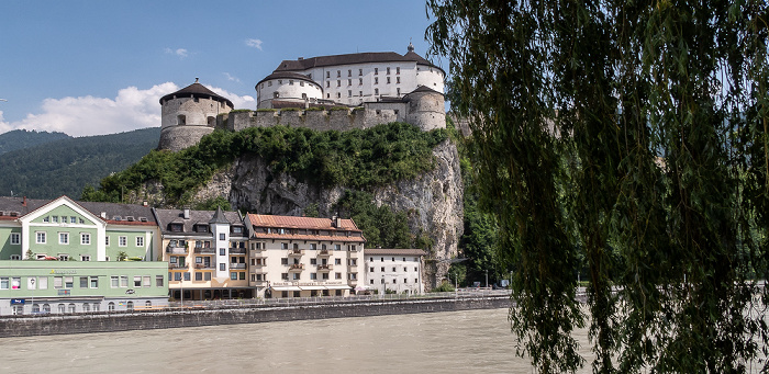 Blick von der Innbrücke Münchner Straße: Inn, Altstadt, Festung Kufstein Kufstein