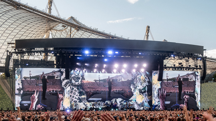 Olympiastadion: Bon Jovi München  Raise Your Hands, You Give Love a Bad Name, Born to Be My Baby