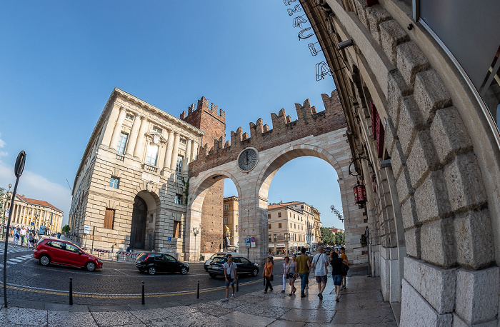 Centro Storico (Altstadt): Portoni della Bra Verona