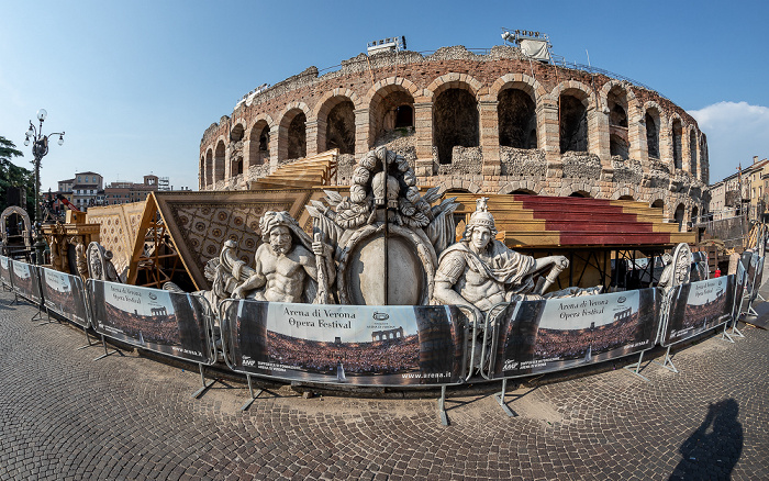 Centro Storico (Altstadt): Arena di Verona, Requisiten für Operaufführungen