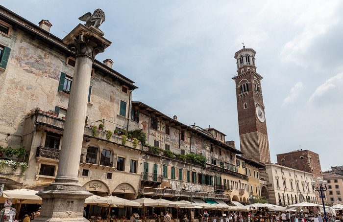 Verona Centro Storico (Altstadt): Piazza delle Erbe Torre dei Lamberti