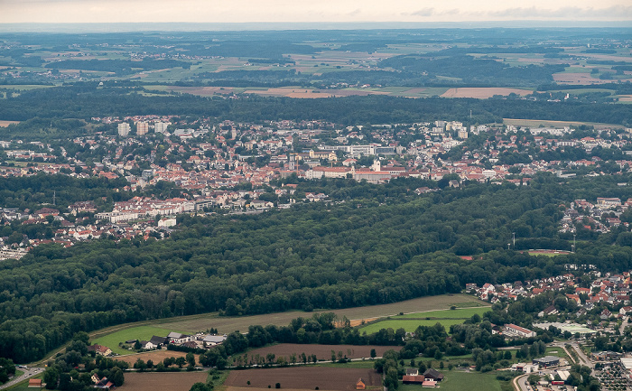 Bayern - Landkreis Freising: Freising 2019-08-10 Flug DLH2510 München Franz Josef Strauß (MUC/EDDM) - Birmingham (BHX/EGBB) Luftbild aerial photo