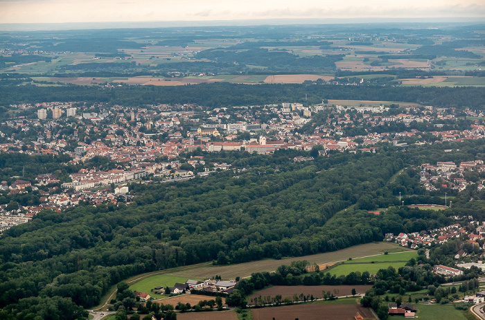 Bayern - Landkreis Freising: Freising 2019-08-10 Flug DLH2510 München Franz Josef Strauß (MUC/EDDM) - Birmingham (BHX/EGBB) Luftbild aerial photo