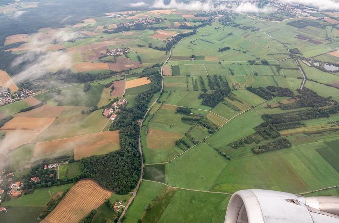 Bayern - Landkreis Freising: Staatsstraße 2339 2019-08-10 Flug DLH2510 München Franz Josef Strauß (MUC/EDDM) - Birmingham (BHX/EGBB) Gartelshausen Hohenbachern Lageltshausen Pellhausen Luftbild aerial photo