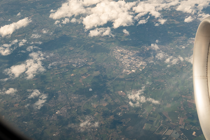 Provinz Noord-Brabant Veghel 2019-08-10 Flug DLH2510 München Franz Josef Strauß (MUC/EDDM) - Birmingham (BHX/EGBB) Rijksweg A50 Luftbild aerial photo