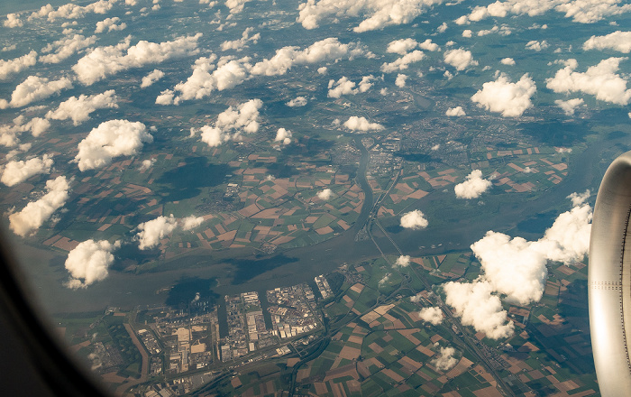 Provinz Zuid-Holland (oben) mit Dordrecht und Dordtsche Kil (Rhein), Hollandsch Diep, Provinz Noord-Brabant (unten) mit Moerdijk Provinz Zuid-Holland