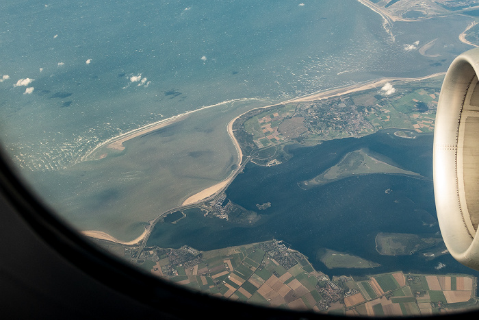 Provinz Zuid-Holland Grevelingenmeer, Goeree-Overflakkee mit Westvoorn, Nordsee 2019-08-10 Flug DLH2510 München Franz Josef Strauß (MUC/EDDM) - Birmingham (BHX/EGBB) Brouwersdam Luftbild aerial photo