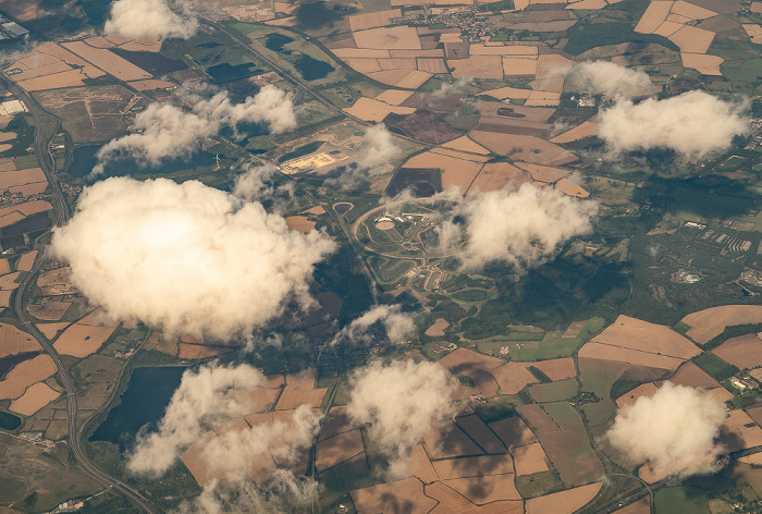 Bedfordshire Marston Moretaine mit dem Millbrook Technology Park 2019-08-10 Flug DLH2510 München Franz Josef Strauß (MUC/EDDM) - Birmingham (BHX/EGBB) A421 Road Lidlington Lake Luftbild aerial photo