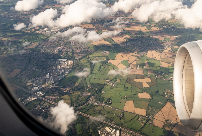 Warwickshire Nuneaton and Bedworth 2019-08-10 Flug DLH2510 München Franz Josef Strauß (MUC/EDDM) - Birmingham (BHX/EGBB) Bayton Road Industrial Estate Motorway M6 Luftbild aerial photo