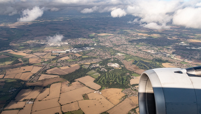 Warwickshire Tamworth 2019-08-10 Flug DLH2510 München Franz Josef Strauß (MUC/EDDM) - Birmingham (BHX/EGBB) Freizeitpark Drayton Manor Luftbild aerial photo