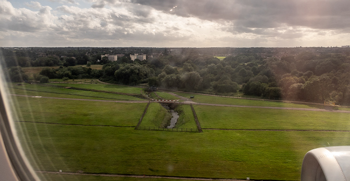 Birmingham 2019-08-10 Flug DLH2510 München Franz Josef Strauß (MUC/EDDM) - Birmingham (BHX/EGBB) Luftbild aerial photo