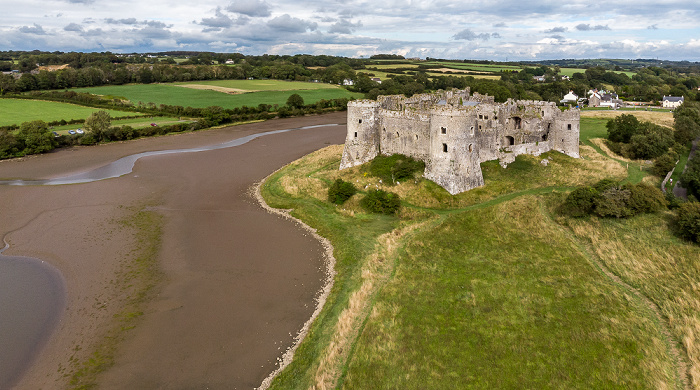 Carew Castle, Carew River Luftbild aerial photo