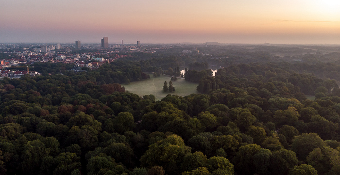 München Englischer Garten Kleinhesseloher See Luftbild aerial photo