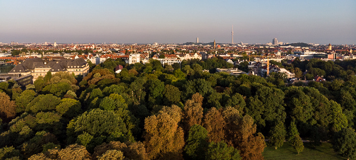München Englischer Garten, Maxvorstadt / Schwabing BMW-Hochhaus Olympiaberg Olympiaturm Uptown-Hochhaus Luftbild aerial photo