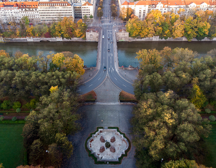 München Prinzregent-Luitpold-Terrasse, Prinzregentenstraße, Isar mit Luitpoldbrücke, Lehel mit Widenmayerstraße Luftbild aerial photo
