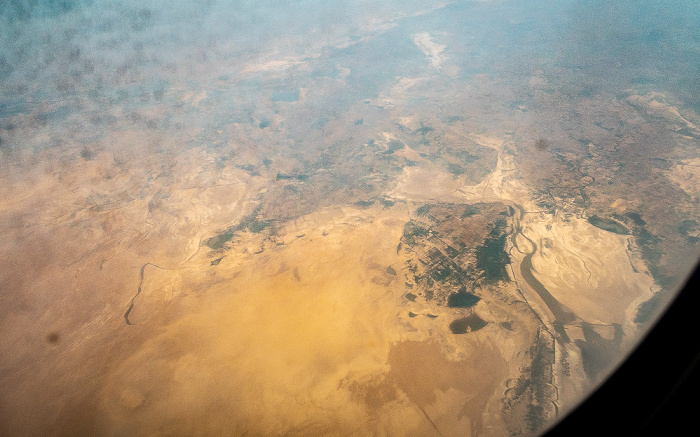 Indien 2019-11-24 Flug UAE388 Dubai (DXB/OMDB) - Intler Flughafen Rangun (RGN/VYYY) Luftbild aerial photo