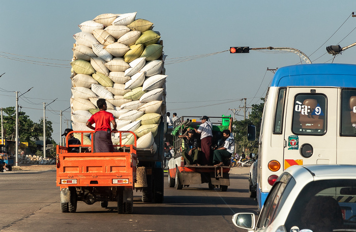 Fahrt Bago - Kin Pun Sakhan: Yangon-Mandalay Highway Bago-Region