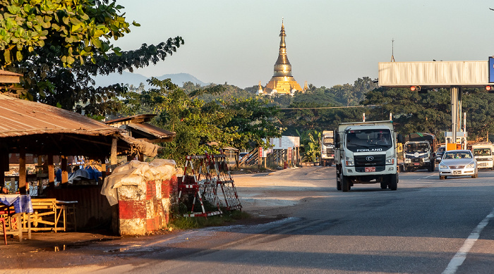 Fahrt Bago - Kin Pun Sakhan: Mawlamyaing Road Bago-Region