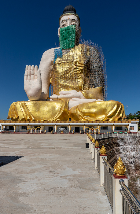 Kyaikto Three Pagodas Mountain