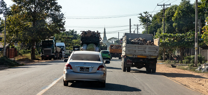 Phayagyi Fahrt Kyaikto - Taungoo: Mawlamyaing Road