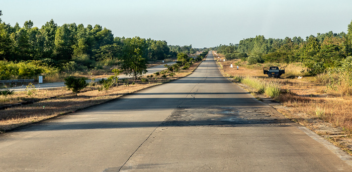 Bago-Region Fahrt Kyaikto - Taungoo: Yangon-Mandalay Expressway