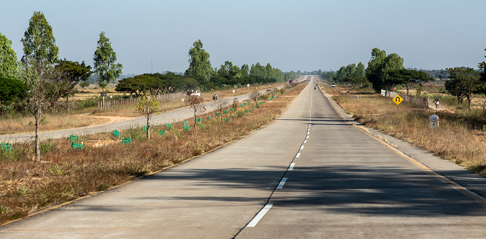 Fahrt Taungoo - Naypyidaw: Yangon-Mandalay Expressway Bago-Region