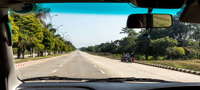 Shwepyitawin Road Naypyidaw