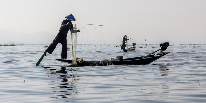 Inle-See Intha-Fischer (Einbeinruderer)