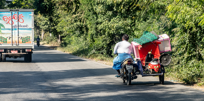 Mandalay-Region Fahrt Nyaung Shwe - Mandalay: Yangon-Mandalay Highway