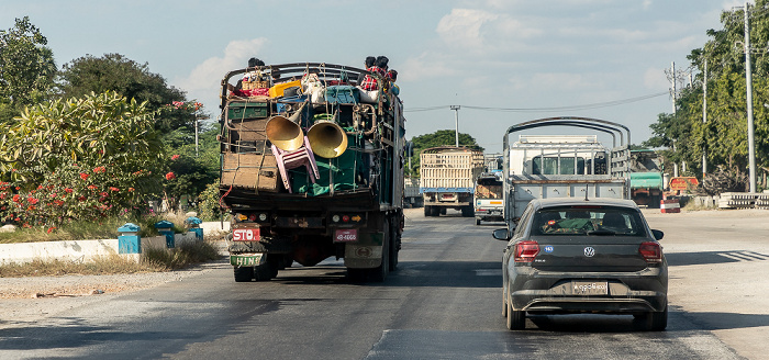 Fahrt Nyaung Shwe - Mandalay: Yangon-Mandalay Highway Mandalay-Region