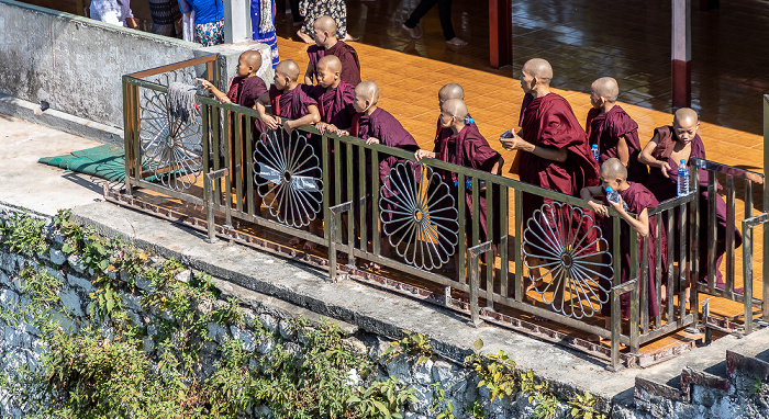 Mandalay Hill: Buddhistische Mönche