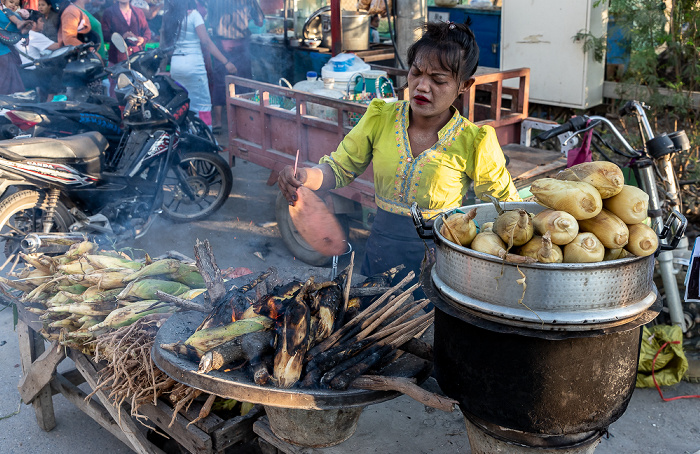 Mandalay 19th Street: Essensstand