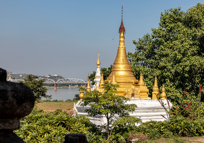 Inwa Maha Aungmye Bonzan Kloster Ava Bridge Irrawaddy