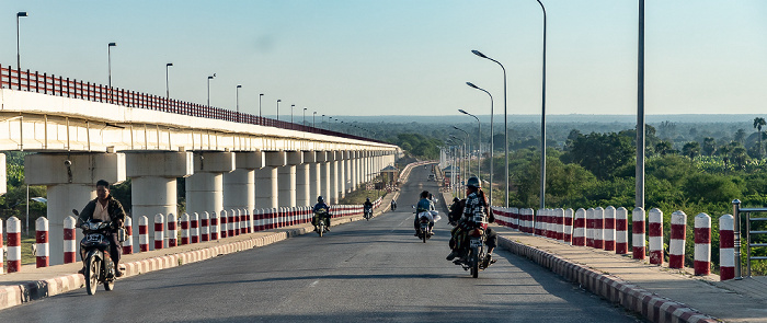 Mandalay-Region Fahrt Phowintaung - Bagan: Pakokku Bridge