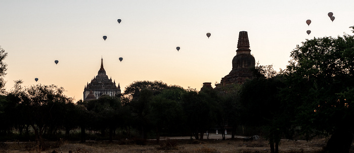 Bagan Heißluftballone, Thatbinnyu-Tempel (links), Pahto Tha Mya Pagode