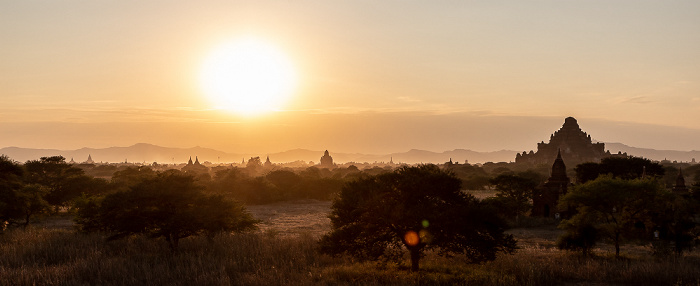 Blick vom Aussichtshügel Bagan