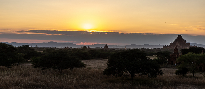 Blick vom Aussichtshügel Bagan