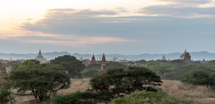 Blick vom Aussichtshügel Bagan