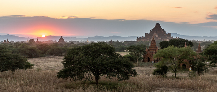 Blick vom Aussichtshügel Bagan