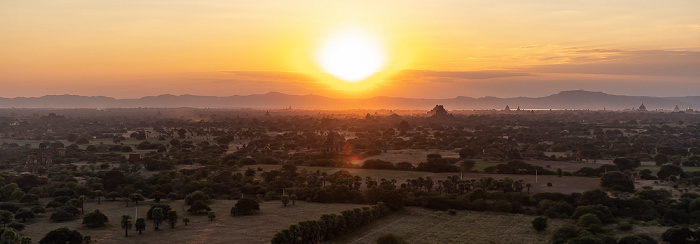 Blick vom Nann Myint Viewing Tower Bagan