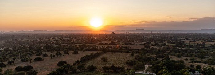 Blick vom Nann Myint Viewing Tower Bagan