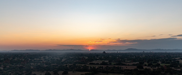 Blick vom Nann Myint Viewing Tower Bagan