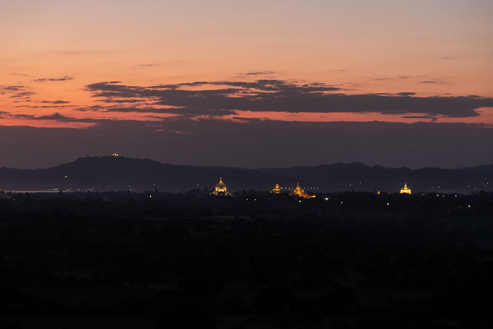 Blick vom Nann Myint Viewing Tower Bagan